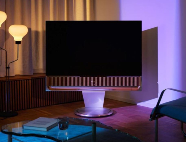 BeoSound Theatre inkl. LG TV und Standfuss / Wandhalterung